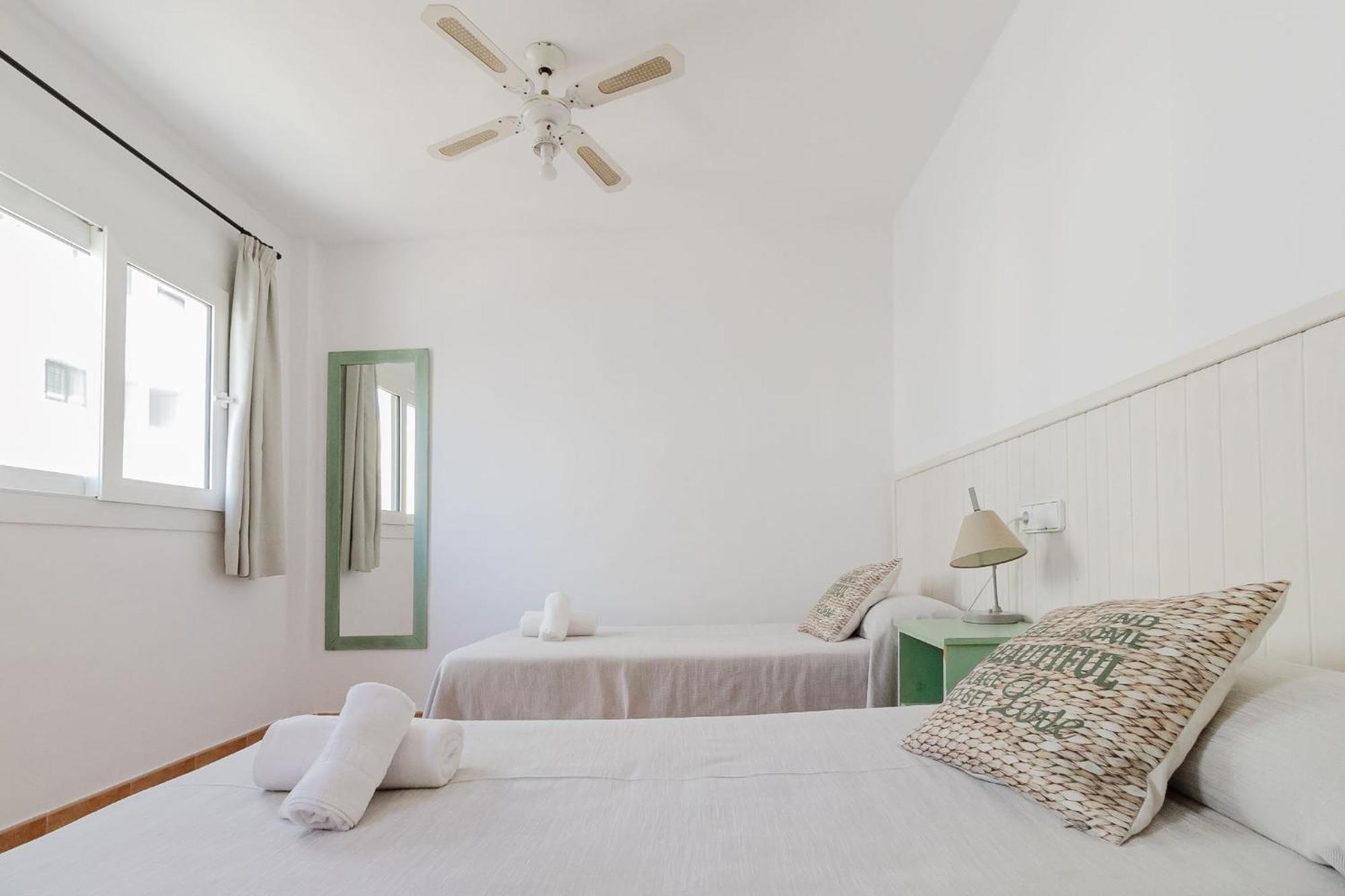 Apartamentos Timon - Emar Hotels Es Pujols Eksteriør bilde
